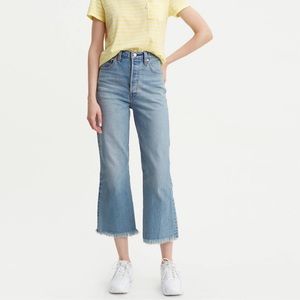 Levi’s Ribcage Crop Flare